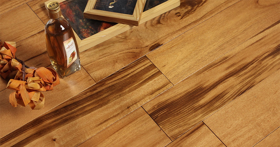 虎斑木地?zé)徭i扣實木地板